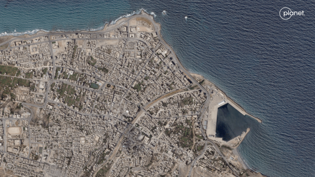 2023년 9월 2일과 홍수가 발생한 이후인 9월 12일에 촬영된 리비아 데르나의 위성사진. 플래닛 랩스 제공